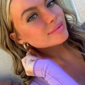 Meet your Posher, Micayla